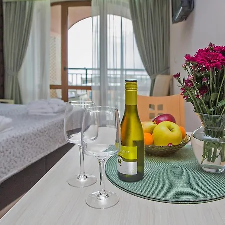 - Grand Apartment